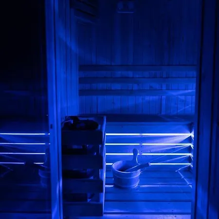 Black & White Апартаменты *