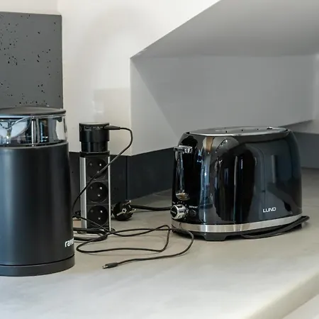 Black & White 瓦多维采