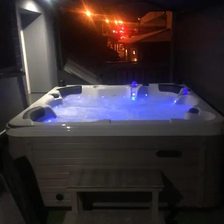 Апартаменты Black & White Вадовице